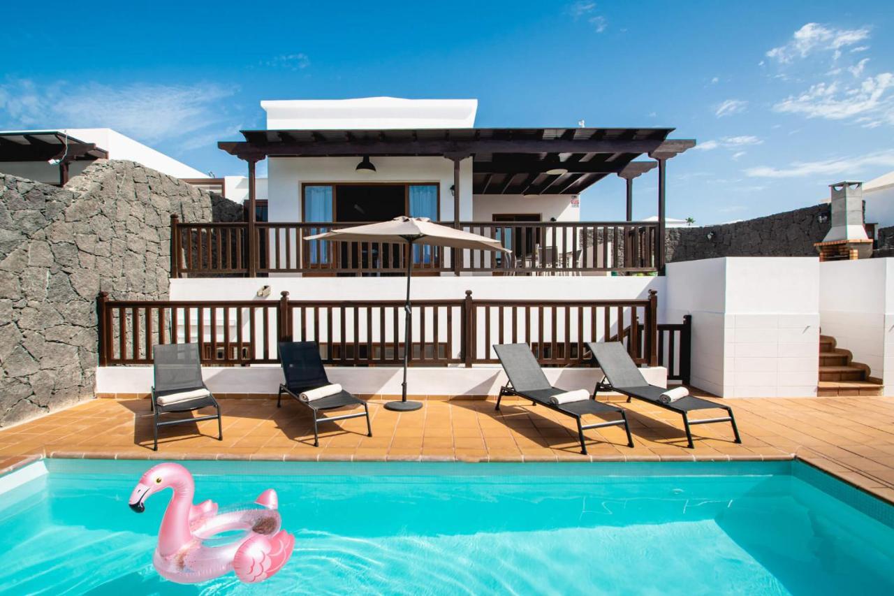Stylish 6 Bedroom Villa Princesa - Hot Tub - Heated Pool - Near Beach & Waterparks Playa Blanca  Exterior photo